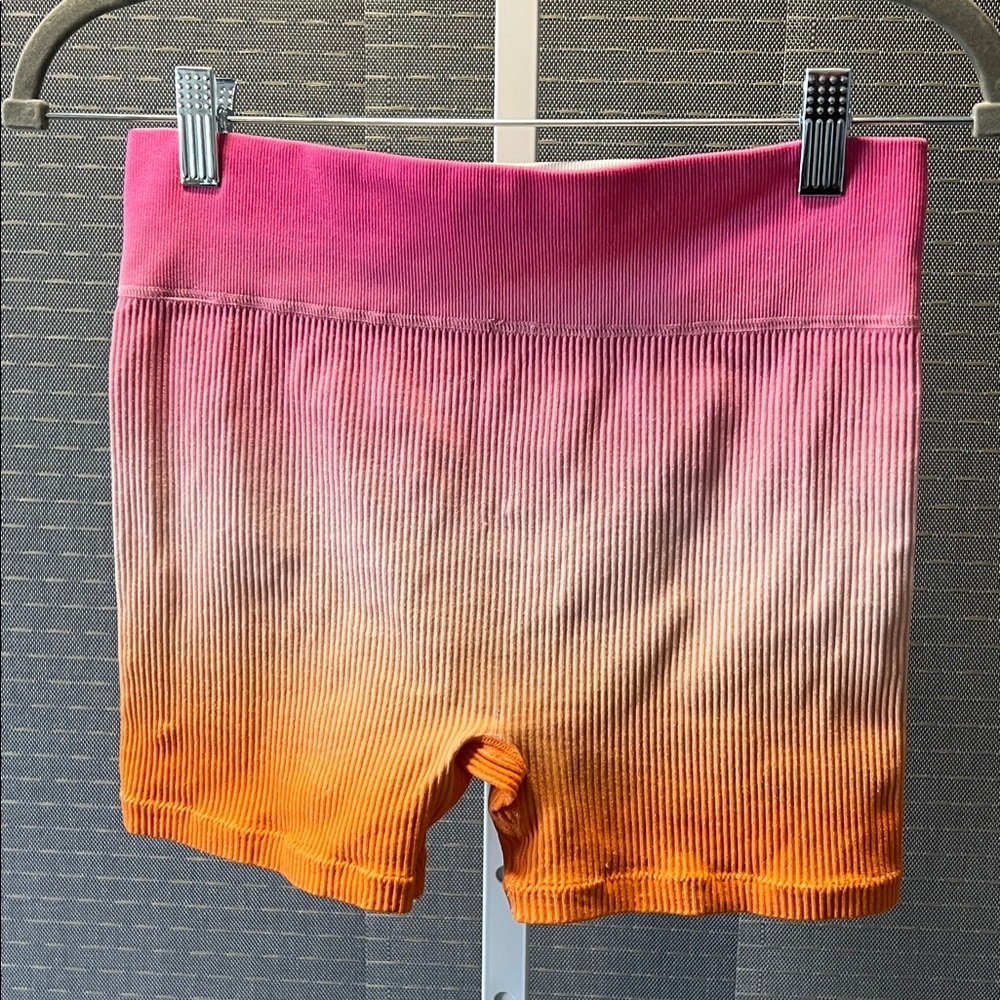 Forever 21 Gradient Ribbed Bike Shorts - Picture 3 of 7